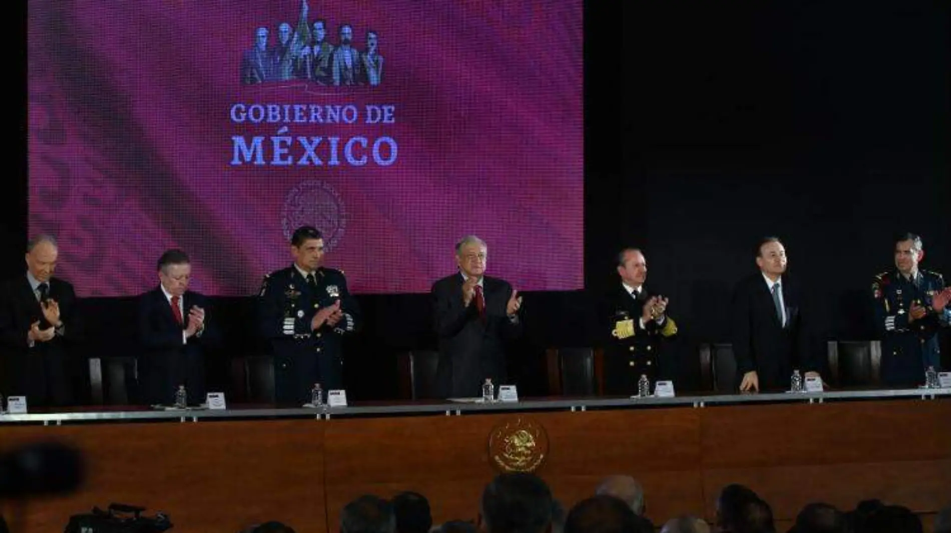 amlo guardia LAURA LOVERA